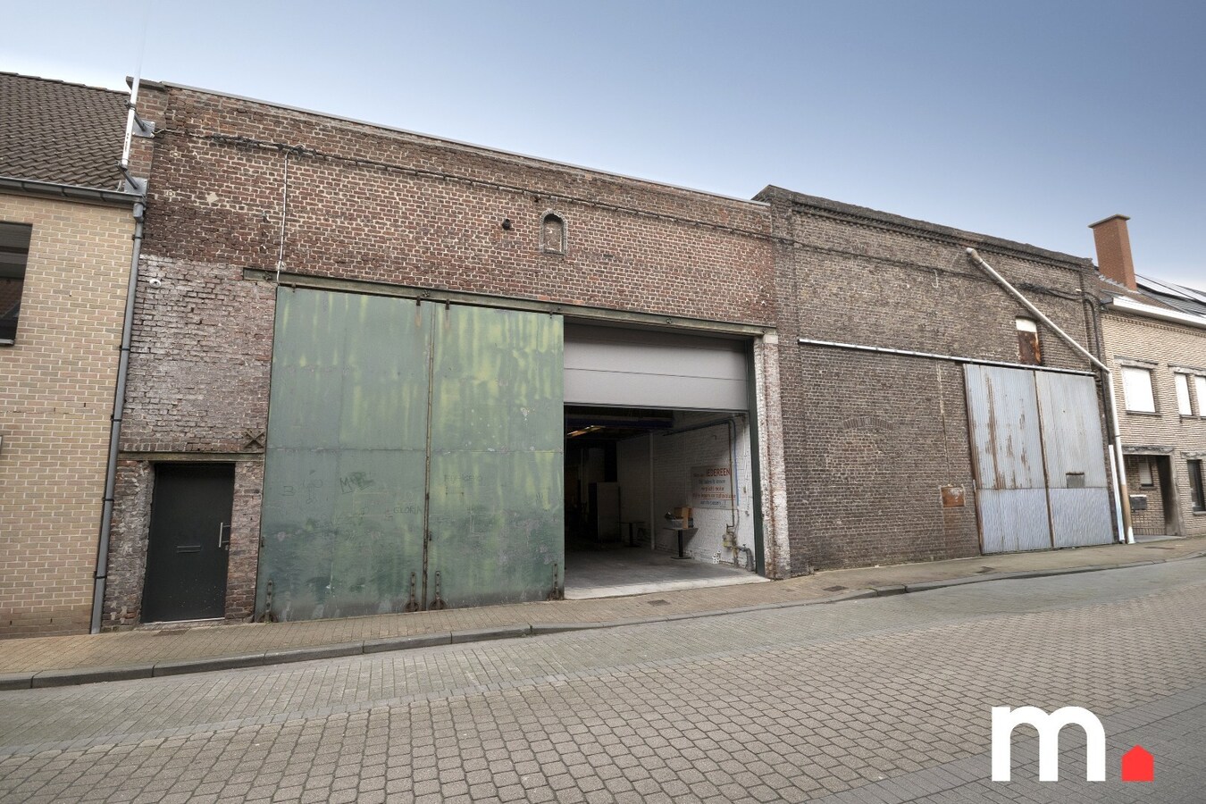 Ruime loods te koop in Wevelgem ! 