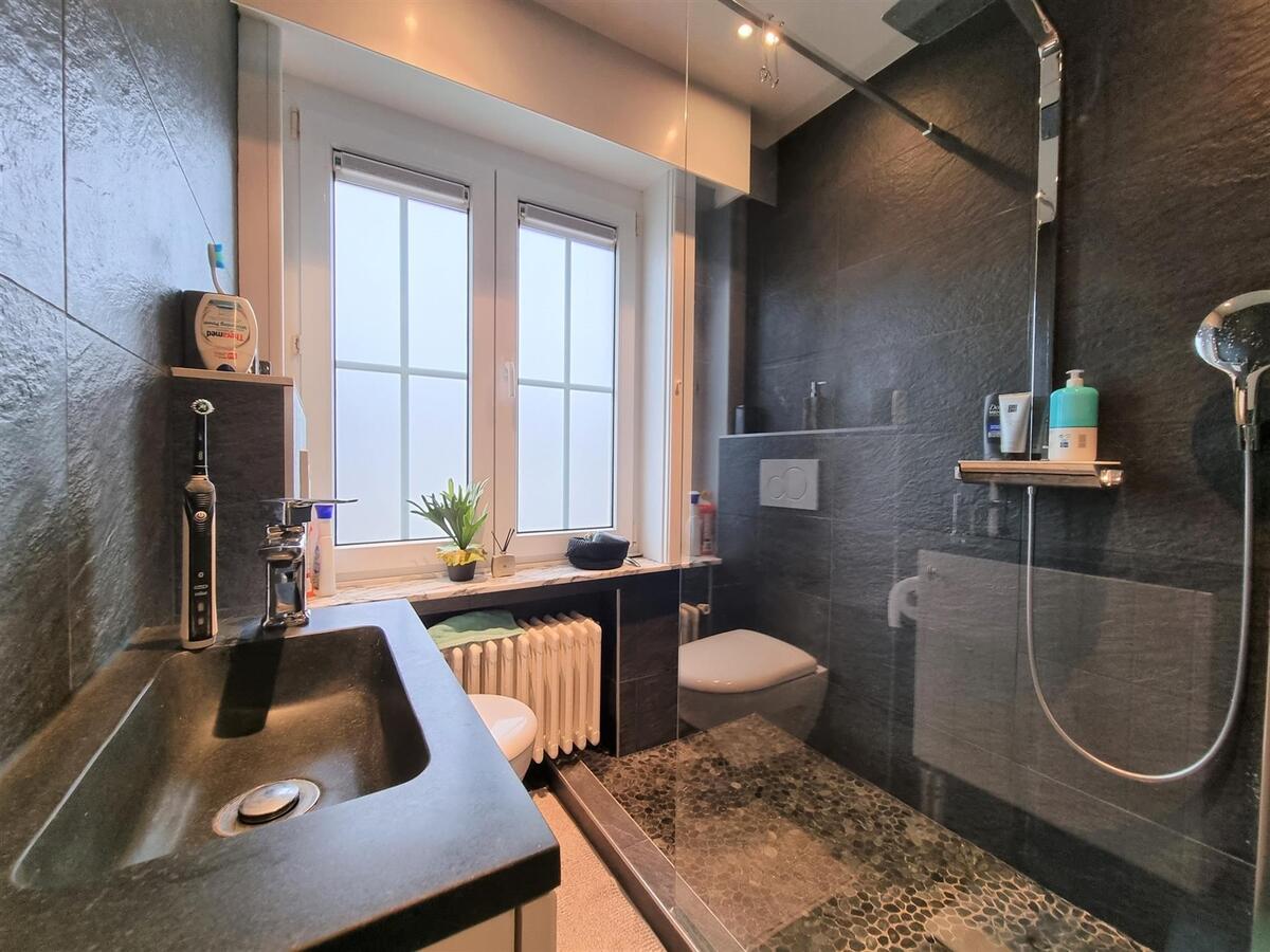 Centraal, doch rustig gelegen leuke bel-étagewoning - Heist 