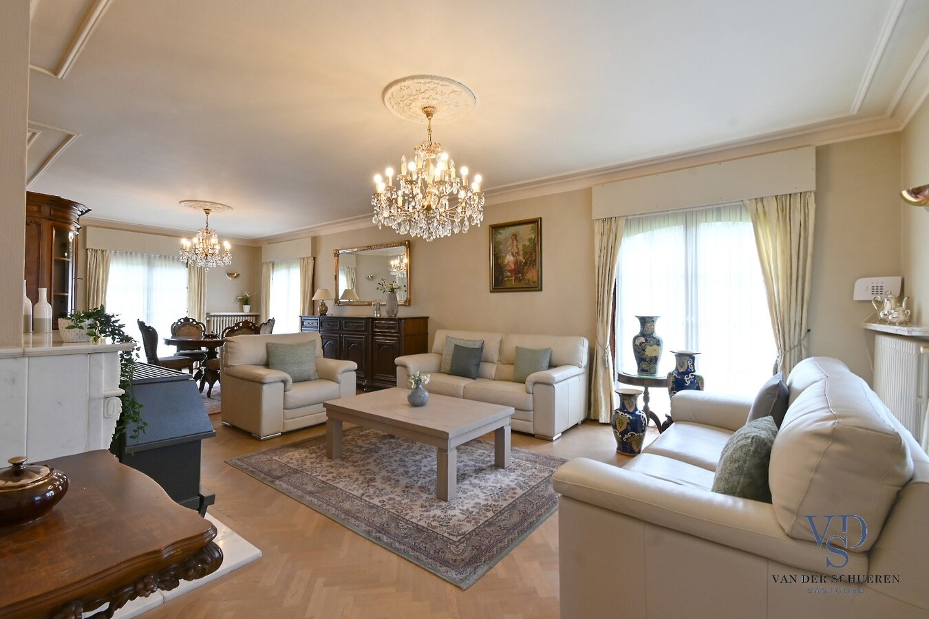 Tijdloze villa (alles op gelijkvloers). 