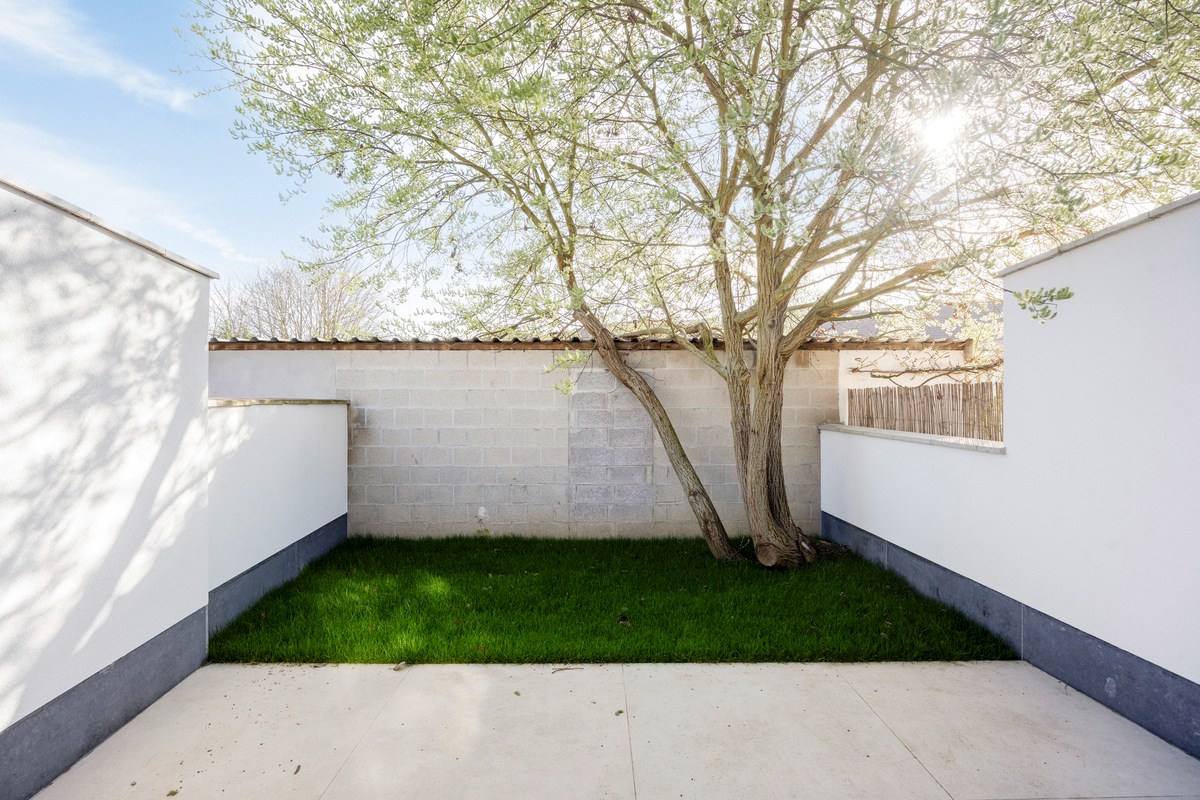 Volledig gerenoveerde woning met 3 slaapkamers, 2 badkamers en tuin in Tienen! – EPC A - bewoonbare opp. 139 m² 