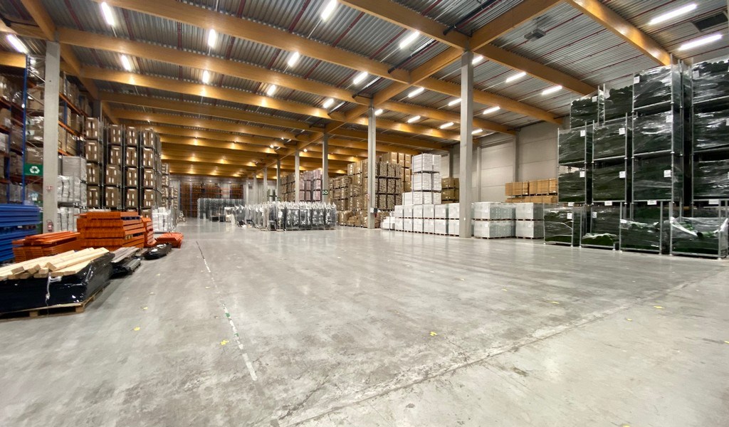 Recent logistiek magazijn te huur in IZ De Hulst Willebroek