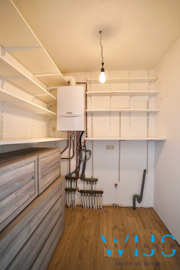 Prachtig ruim 1 slaapkamer appartement op het gelijkvloers met toffe tuin ! 