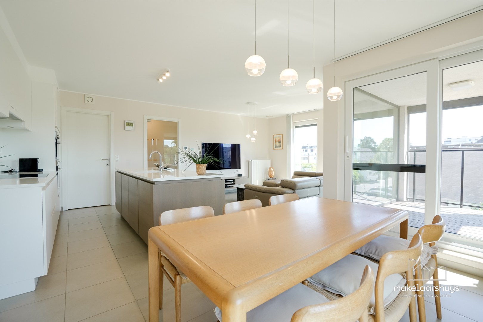 Schitterend 2-slp.app met terras en 2 garagestaanplaatsen 