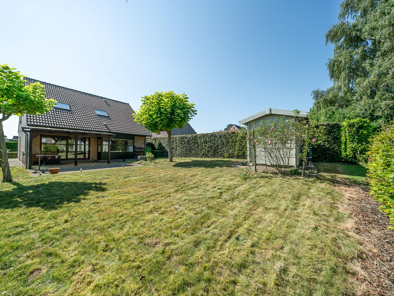 Instapklare, vrijstaande villa met 4 kamers op toplocatie 