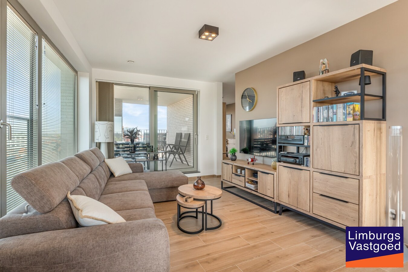 Modern appartement met terras, autostaanplaats + kelderberging 