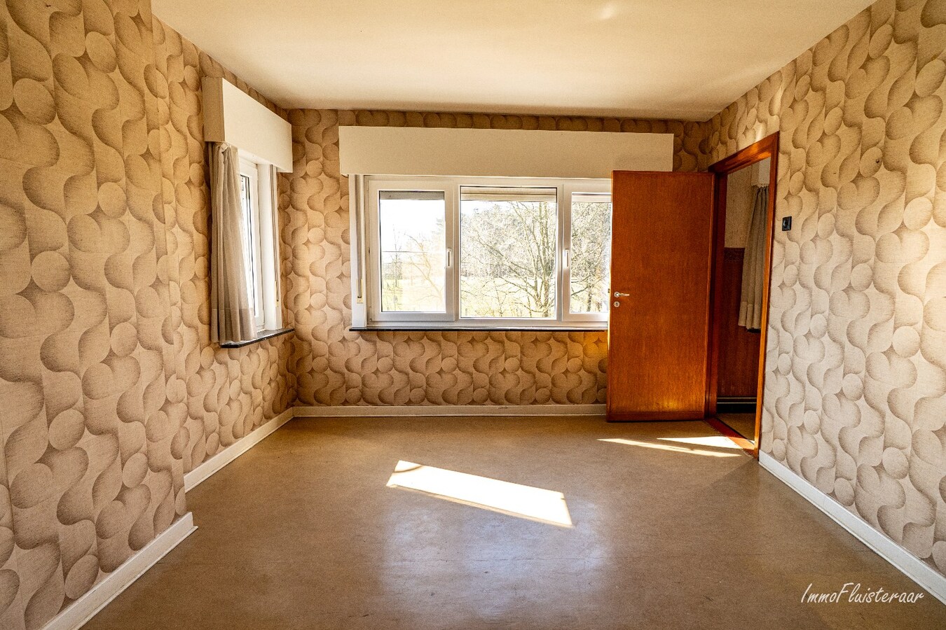 Ruime woning met stalgebouw op ca. 2,9 ha te Meerhout (Optie aankoop ca. 3 ha extra weiland) 