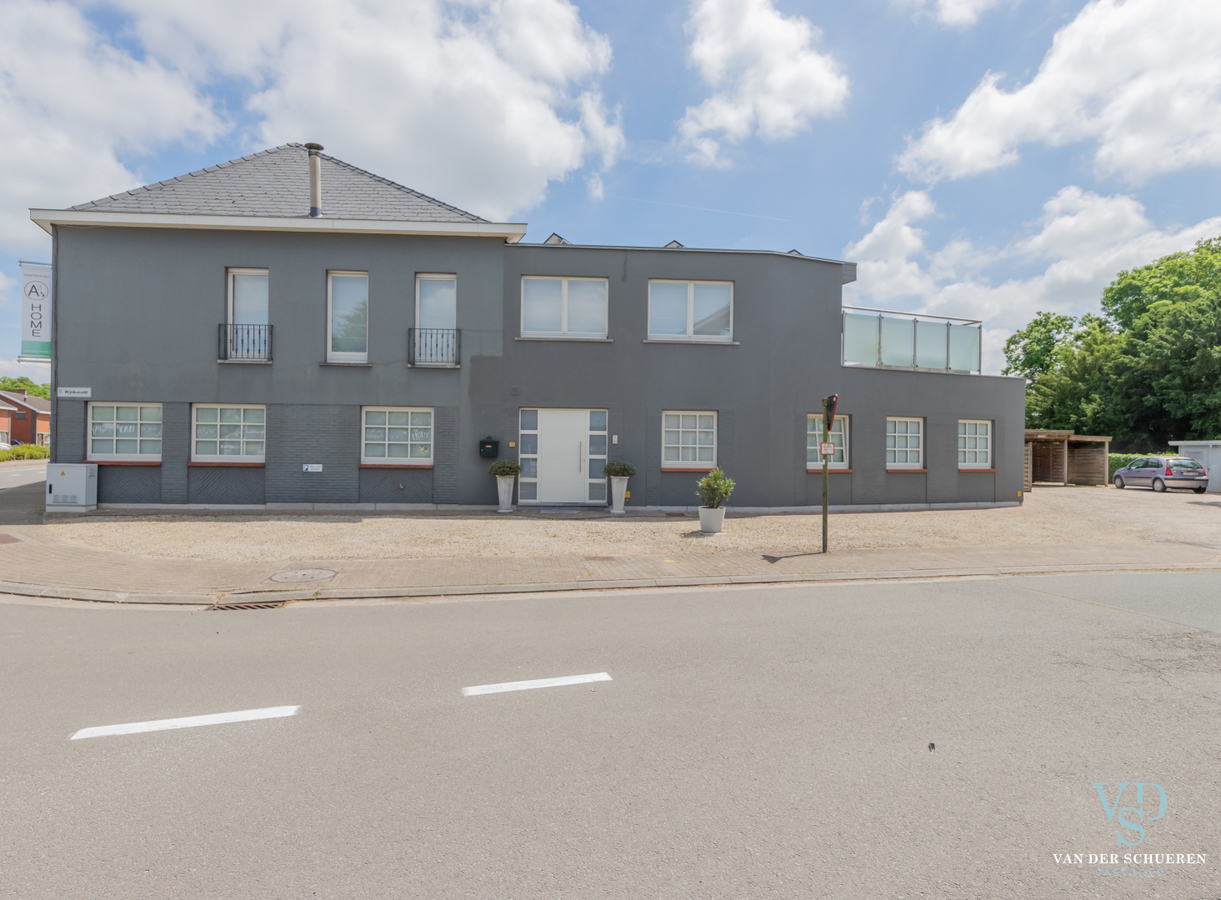 Ruim en eigentijds appartement ! Energiezuinig !!  GEEN VASTE KOSTEN. 