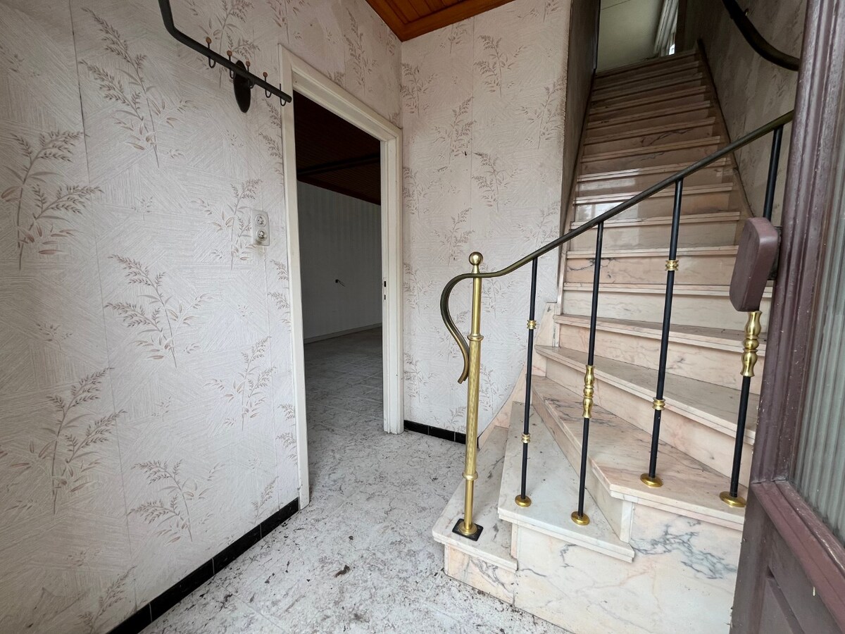 Te renoveren half open bebouwing te Gavere 