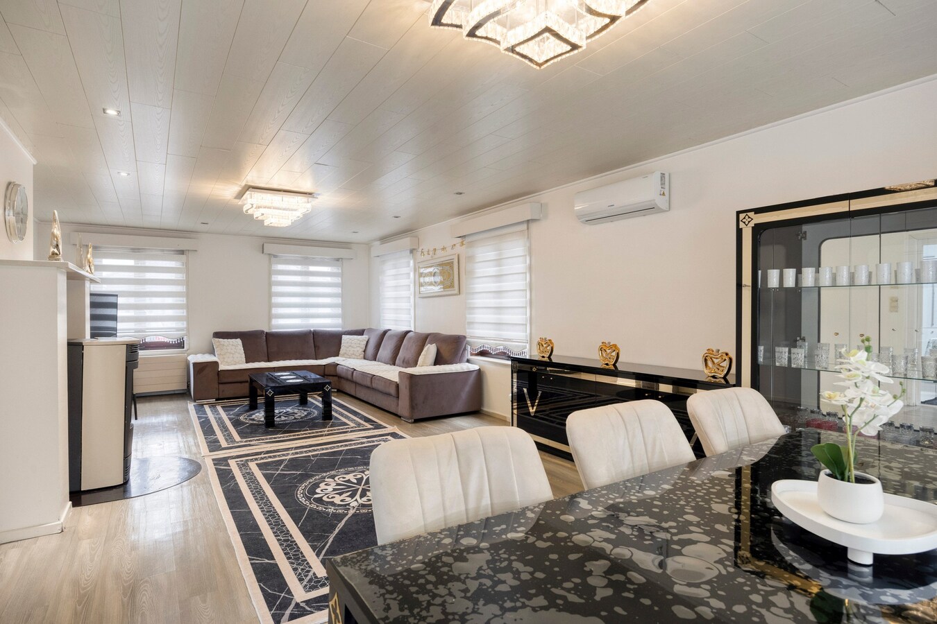 Residentieel gelegen woning met 4 slaapkamers.  Buurt 'De Hulst'. 