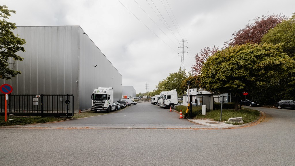 Logistiek bedrijfspand te huur in industriezone Z4 in Asse