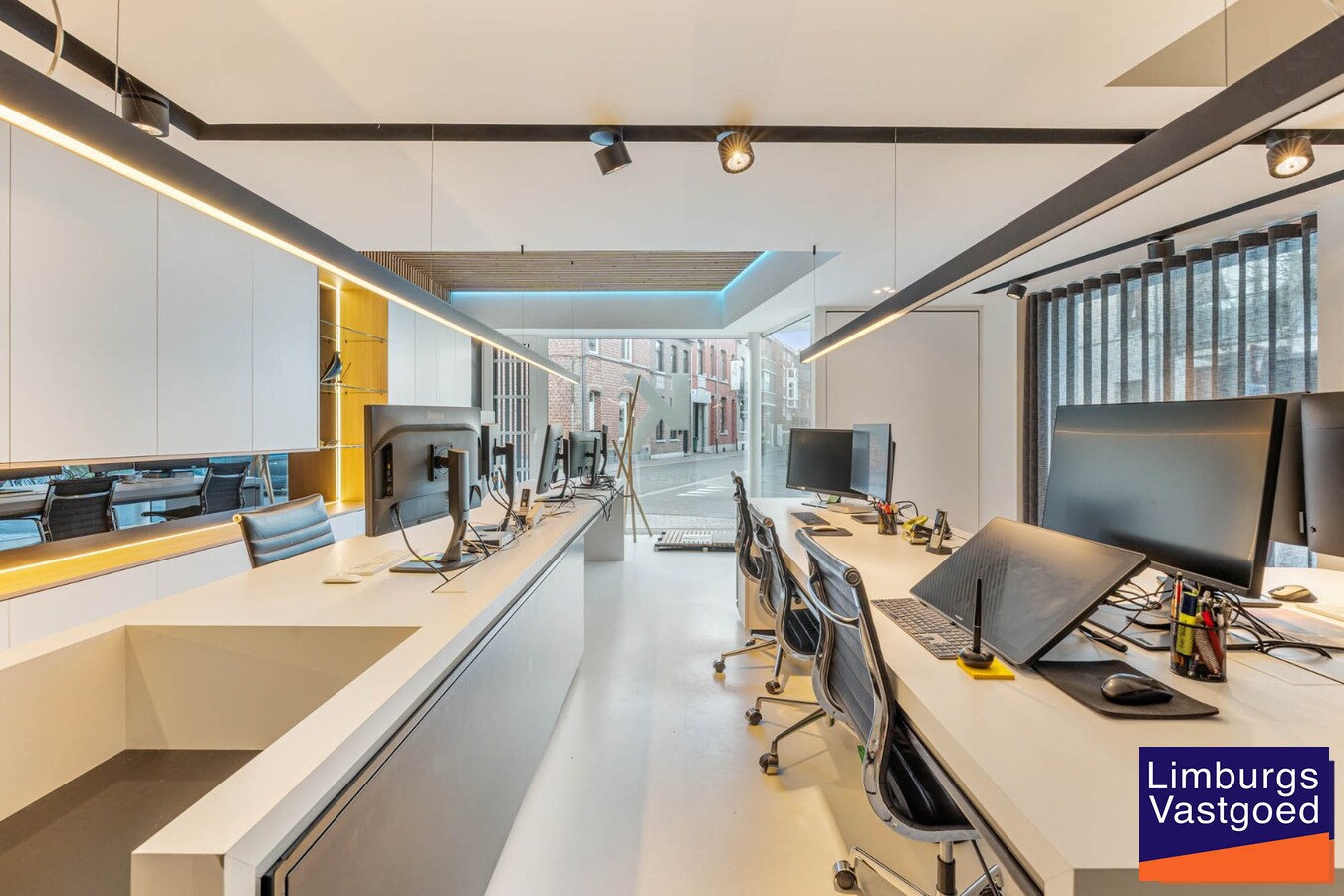 Modern instapklaar kantoor in Hasselt centrum met energielabel B, 