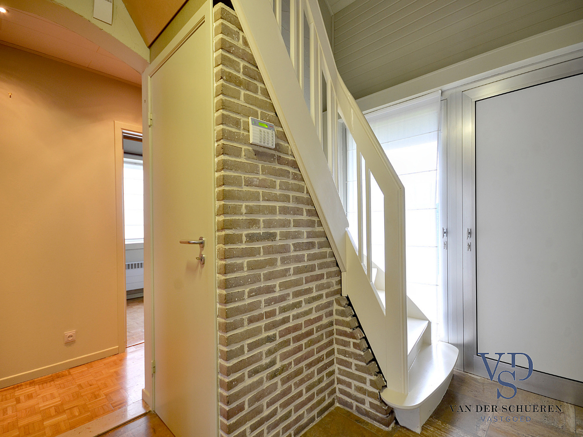 Tijdloze villa in residentiële wijk te Nazareth. 