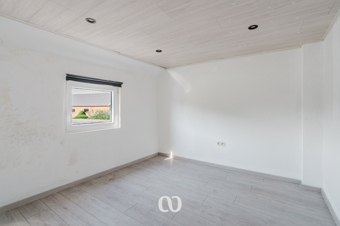 Instapklare gerenoveerde woning met ruime aanbouw en grote tuin in Brakel 