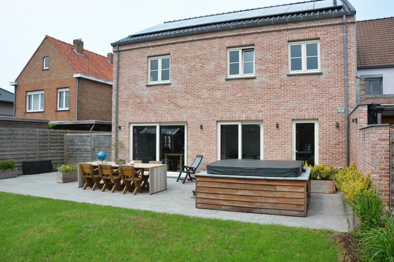 Gezellige halfopen nieuwbouw woning 