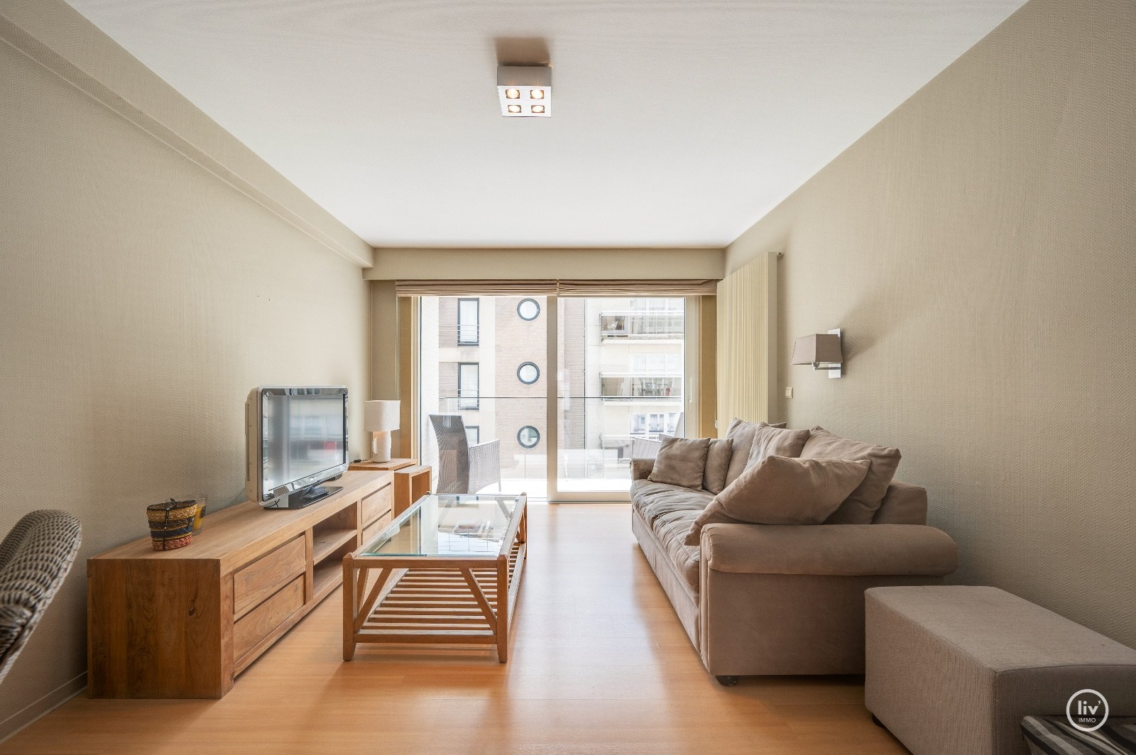 Appartement confortable d'une chambre avec terrasse ensoleillée situé dans un emplacement de premier choix près de l'avenue Dumortier. 