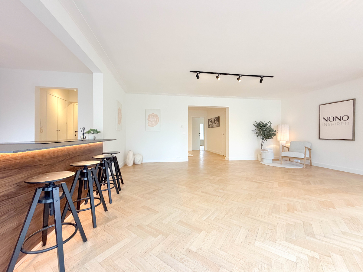 Stijlvol gerenoveerd 3-slaapkamerappartement van 128 m² met garage op topligging in Kortrijk *** NONO INSPIRED *** 