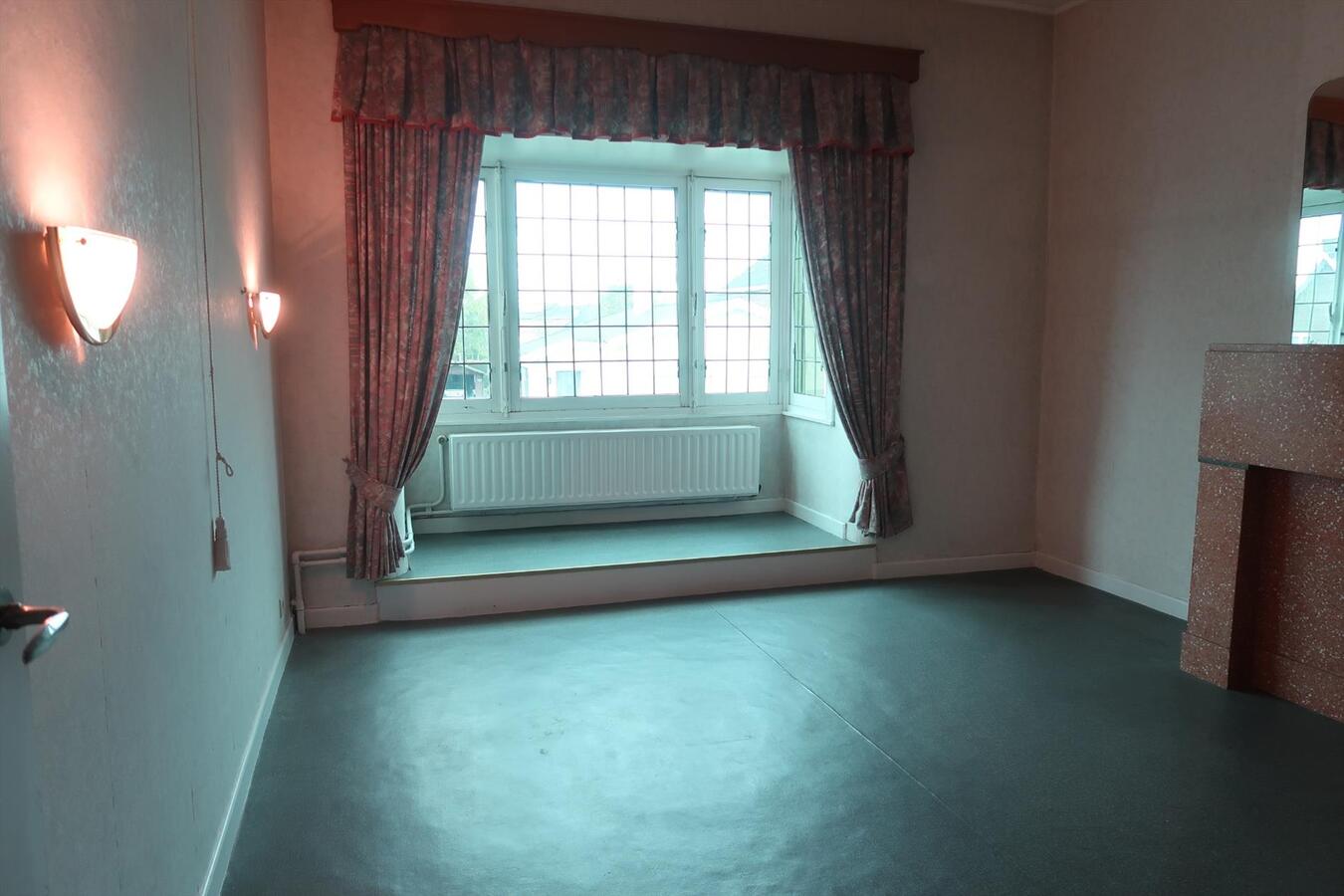 Verrassend ruime woning vlakbij het centrum van Houthulst 