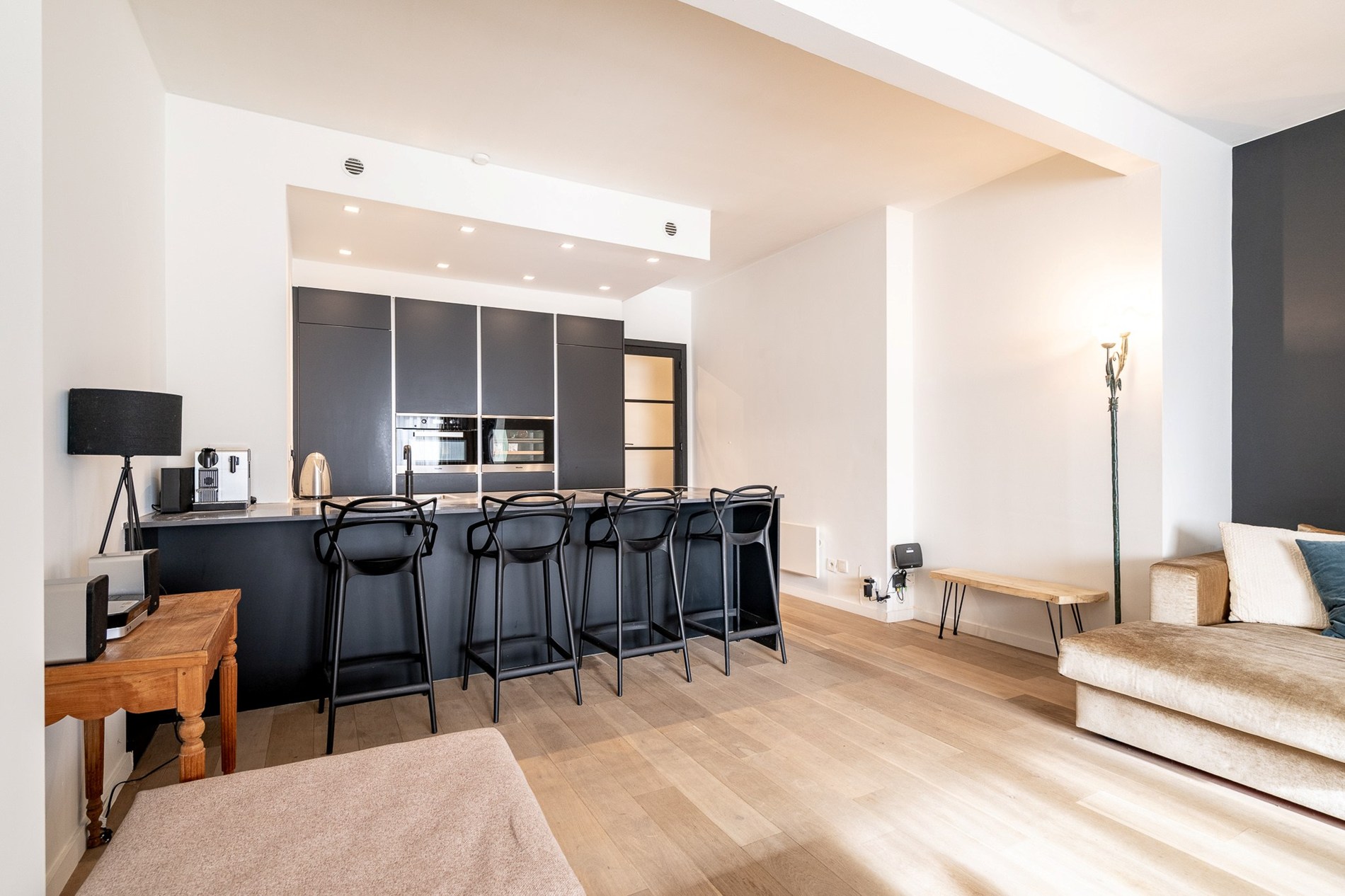 Appartement de plain-pied prêt à emménager dans un emplacement central à Knokke. 