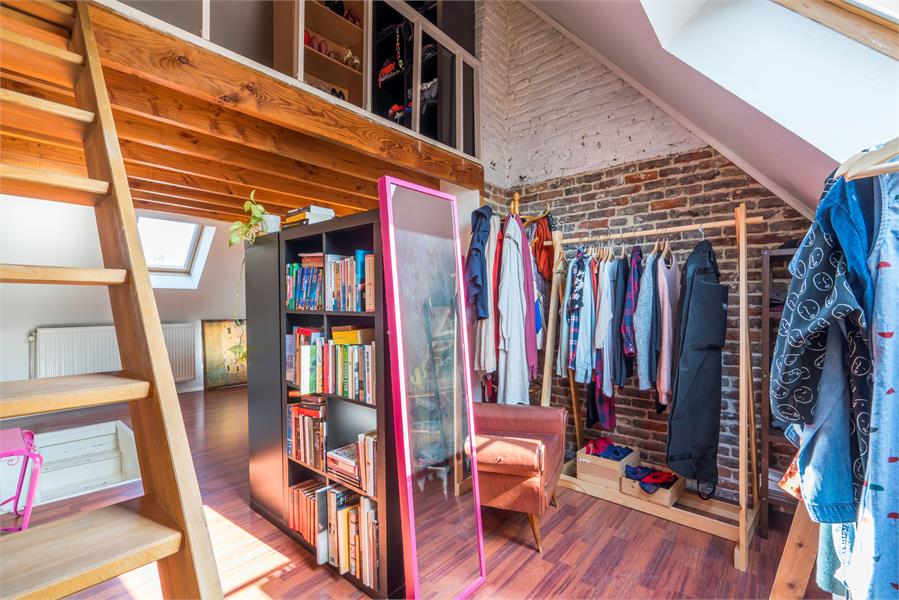 Instapklare gerenoveerde rijwoning 