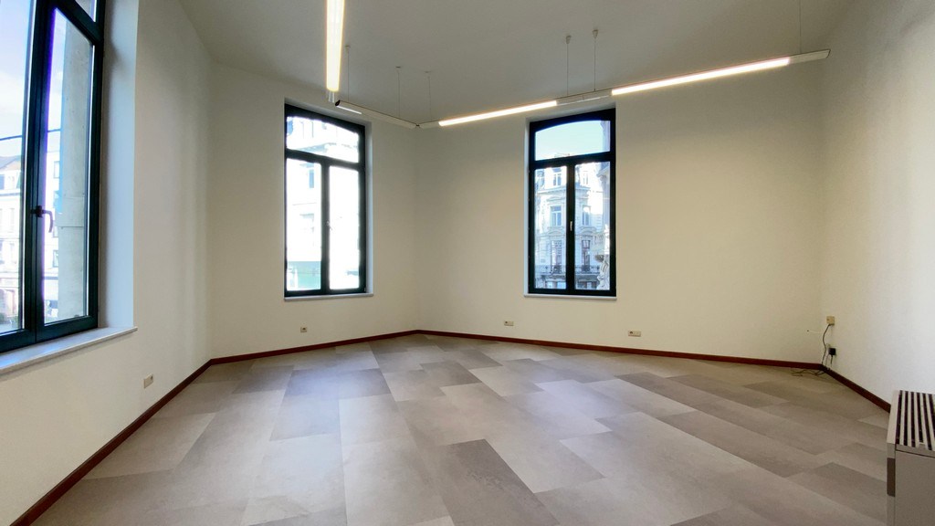 Kantoor te huur in gerenoveerd herenhuis in centrum Gent