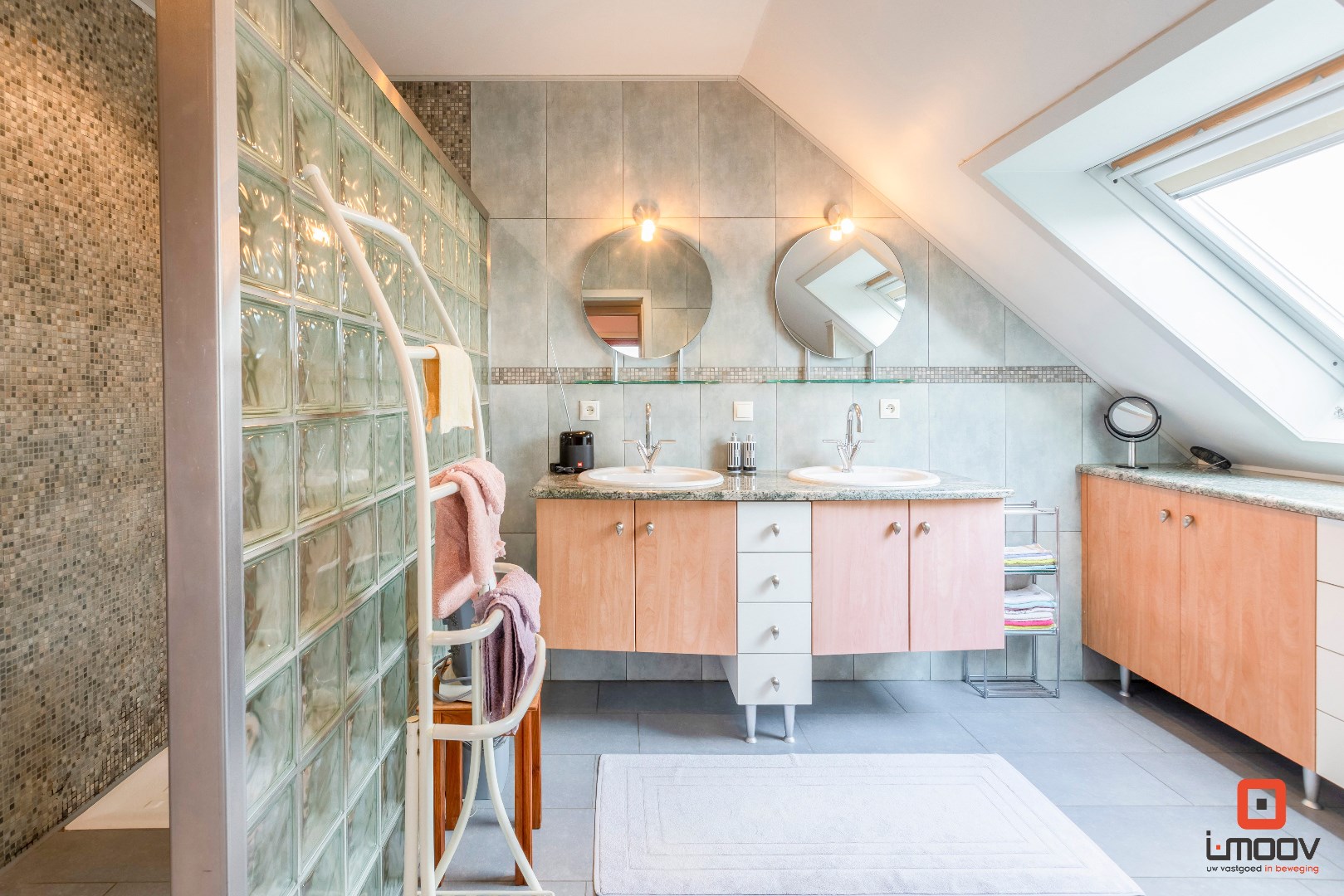 Perfect gelegen gezinswoning met prachtige tuin 