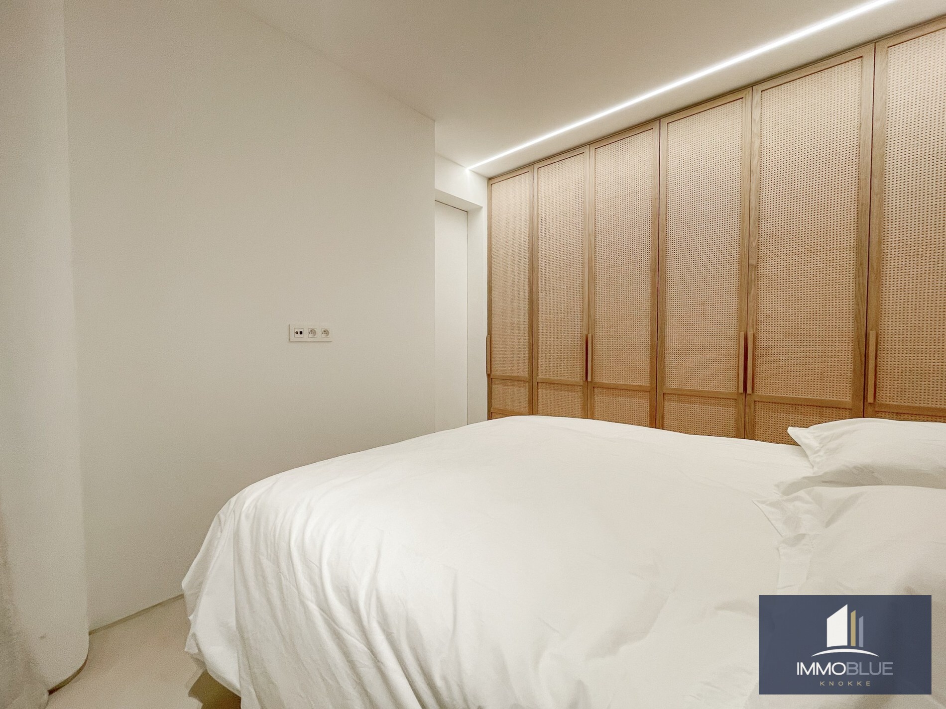 Luxueus volledig gerenoveerd appartement met een weids uitzicht gelegen in het Zoute. 