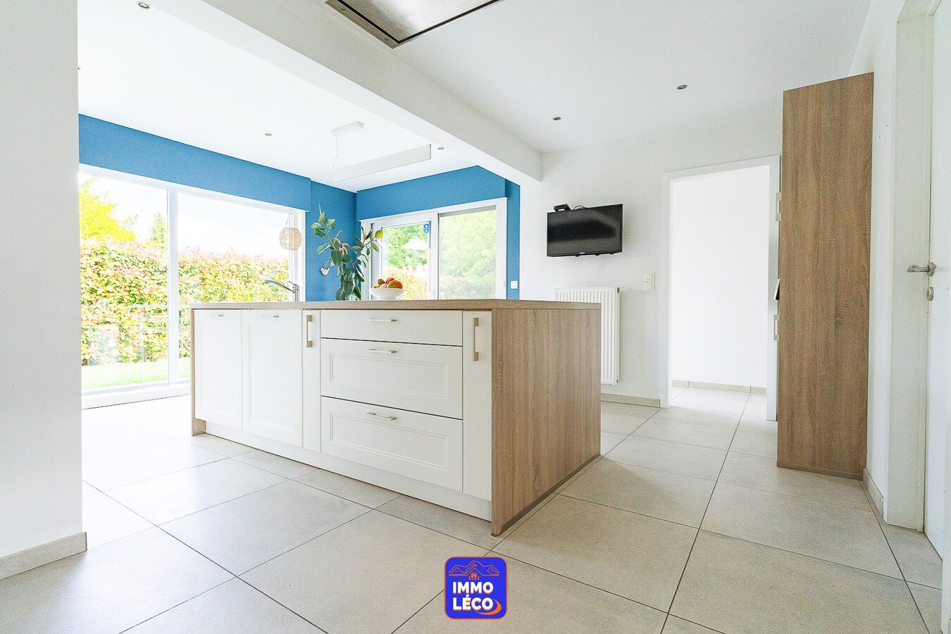 Semi "Plain-Pied" 6 chambres, 2 salles de bains, jardin, carport 2 voitures, COUP DE COEUR ! 