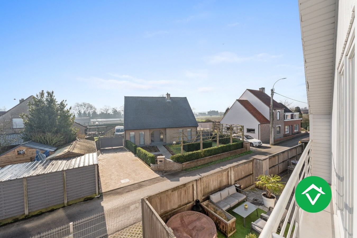 Functionele woning met drie slaapkamers, garage en ruime oprit te Ichtegem 