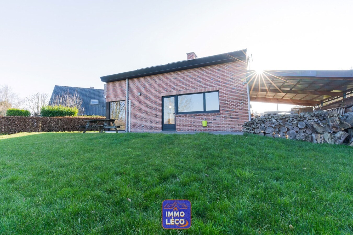 Villa d'architecte sur 744m² avec jardin et double garage, TOP SECTEUR ! 