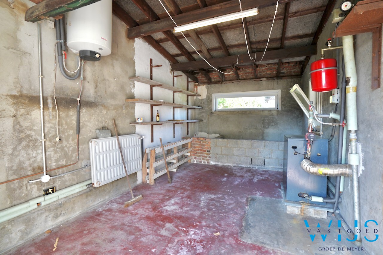 Open bebouwing op ruim perceel van 892m² te Ertvelde ! 