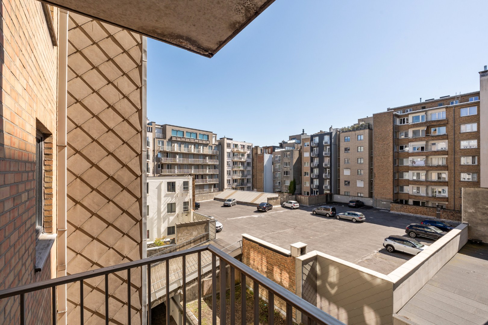 APPARTEMENT MET ZIJDELINGS ZEEZICHT IN CENTRUM 
