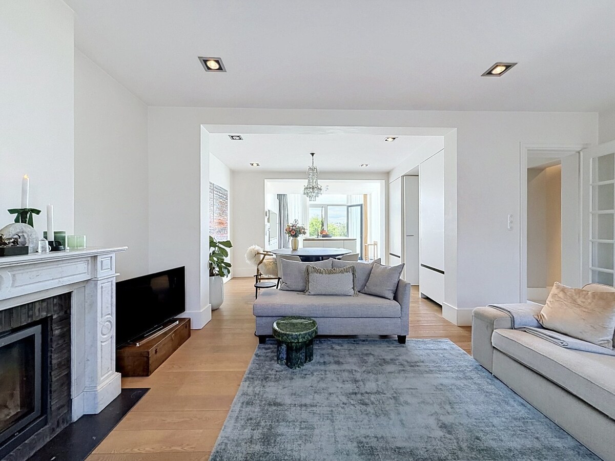 Architecturale parel met gemengde bestemming te Oombergen 