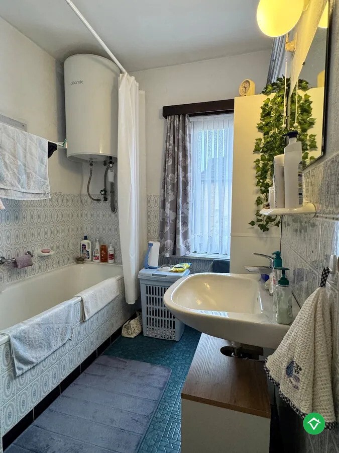 Appartement met 2 slaapkamers en garage in centrum Koekelare 