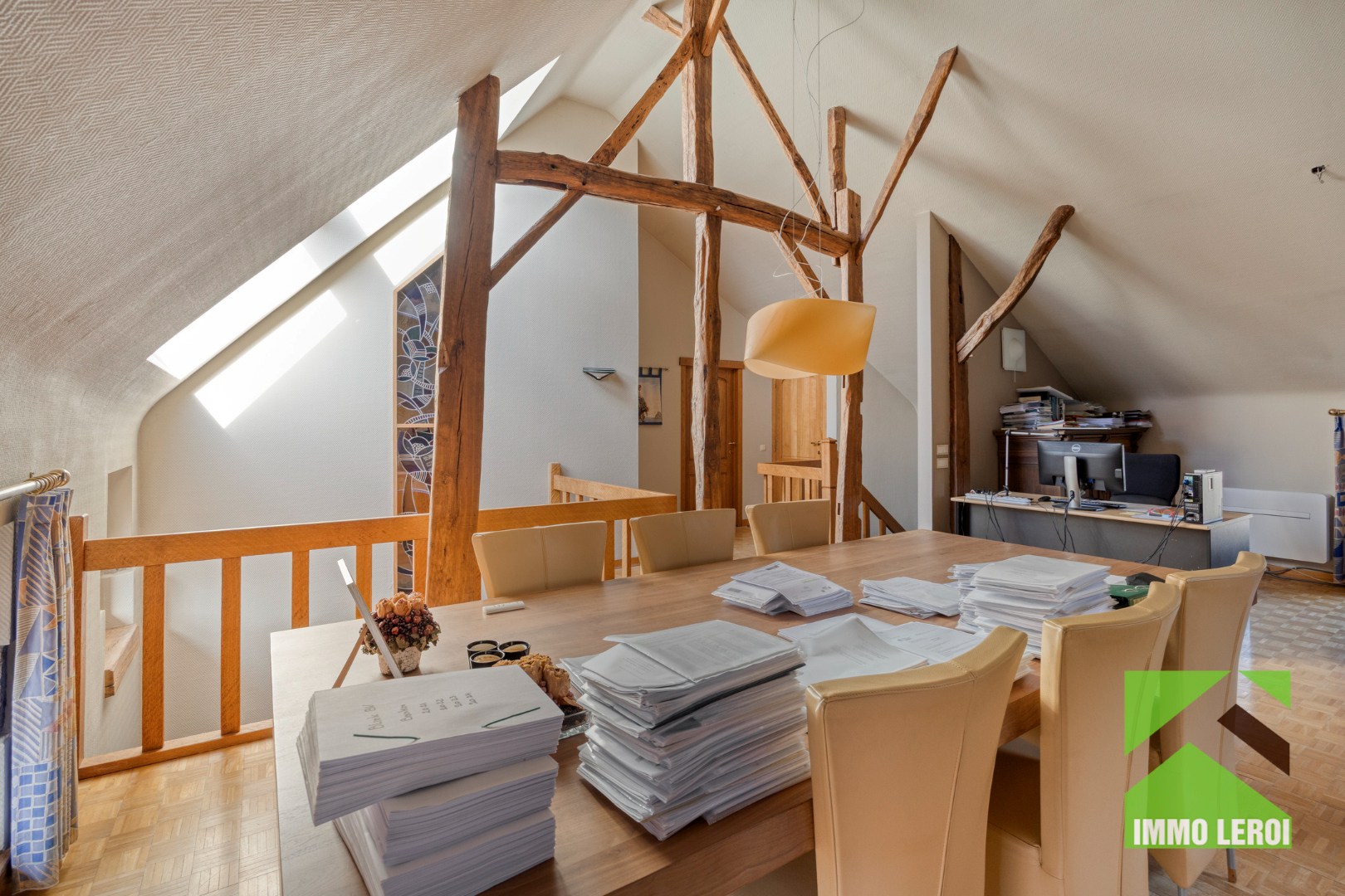 Leefruimte met doorgang slaapkamers