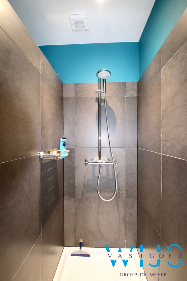 Instapklaar en gezellig woonhuis met 2 slaapkamers en tuin ! 