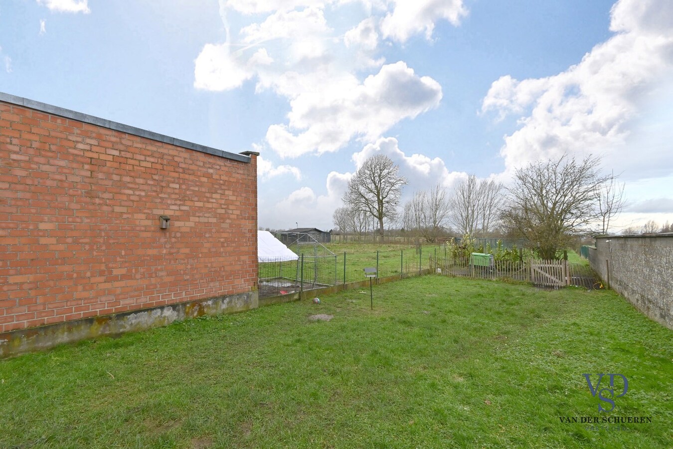 Degelijke Half Open Bebouwing 