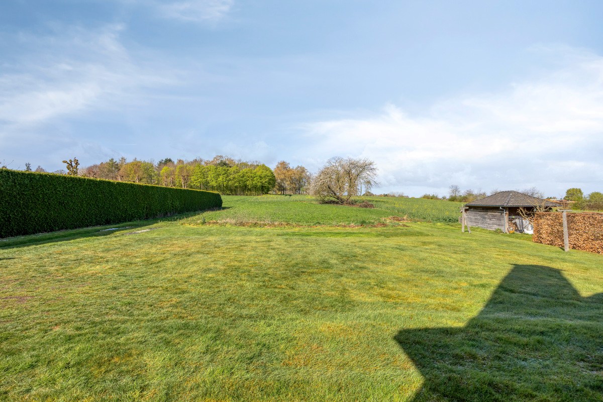 Open bebouwing met 4 slaapkamers tuin met prachtig zicht over de velden en garage in Haasrode op een perceel van 2986m² – EPC 431 kWh/m² - bewoonbare opp. 204 m² 