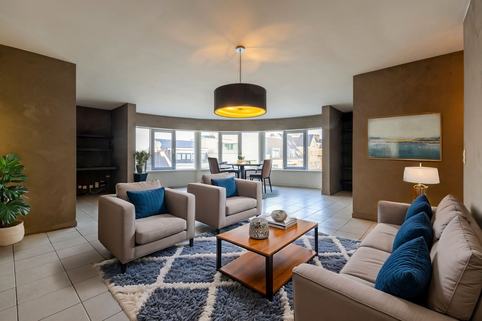 Ontdek dit ruime en lichtrijke appartement nabij centrum Gent! 