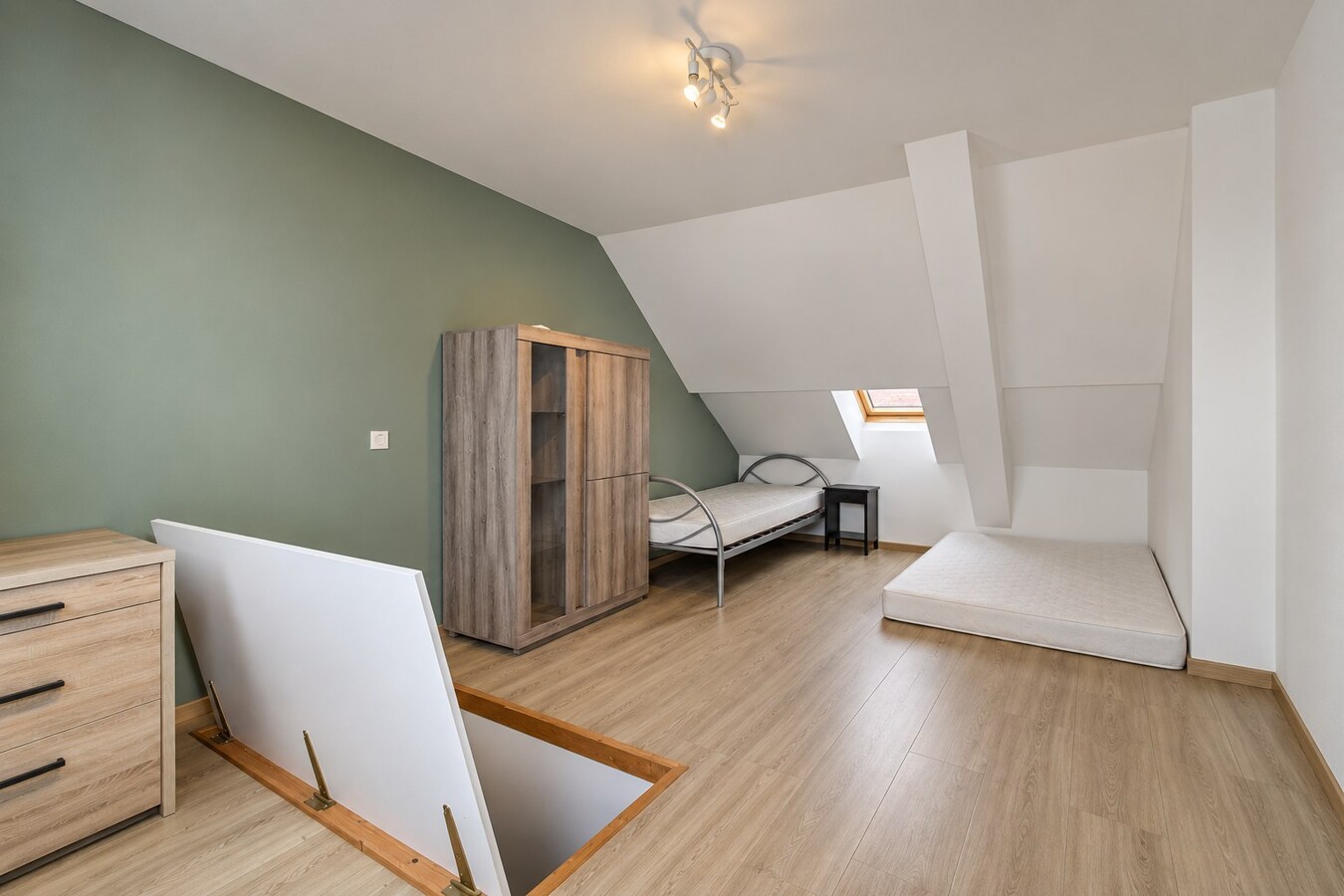 Te koop: Charmante stadswoning met 3 slaapkamers, EPC-label C en uitstekende ligging in hartje Temse 