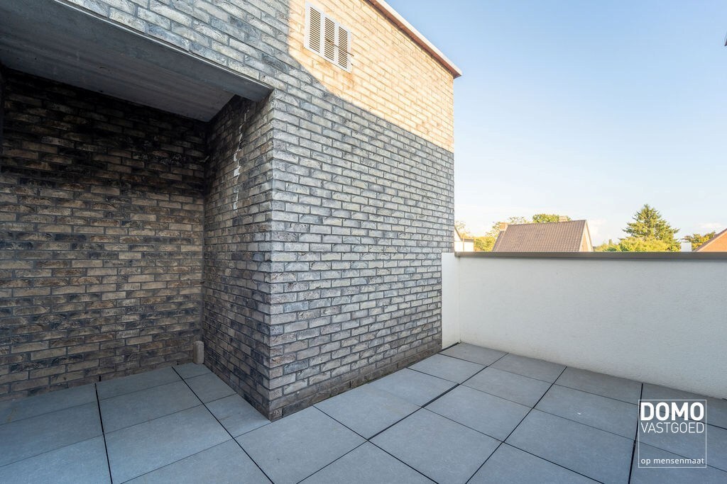 LUXE PENTHOUSE APPARTEMENT MET 2 TERASSEN, LIFT EN ONDERGRONDSE AUTOSTANDPLAATS IN HASSELT. 