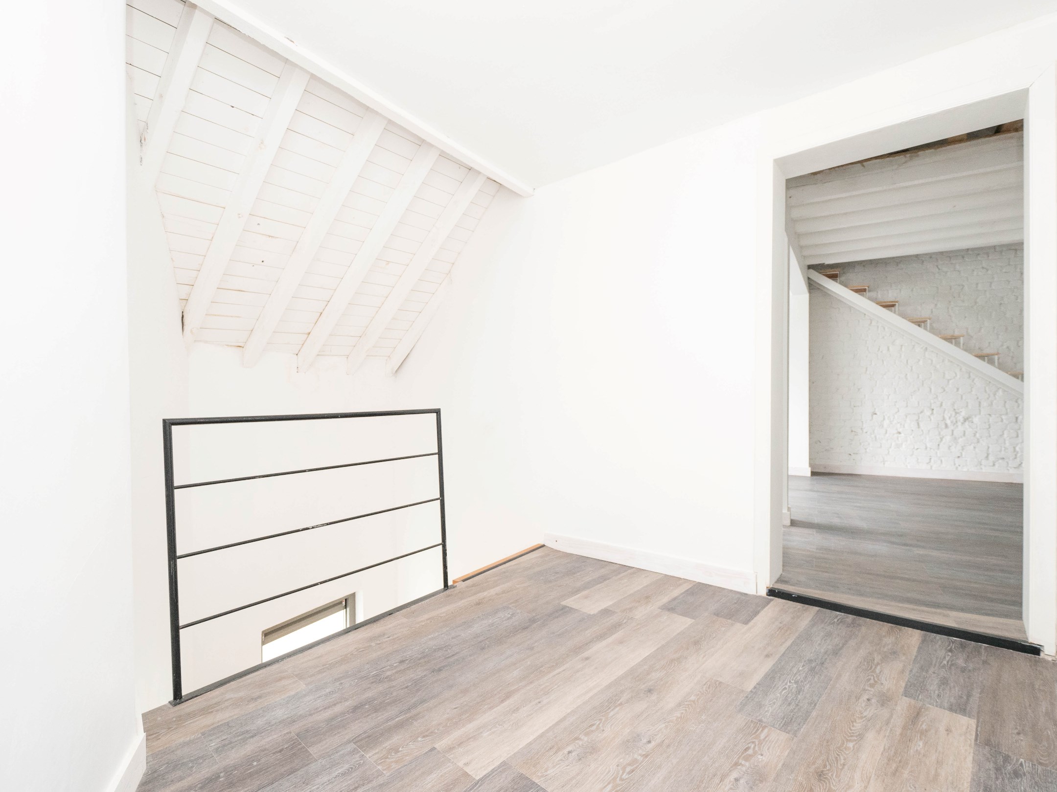 Gerenoveerde woning met 4 kamers, garage en stadstuintje 