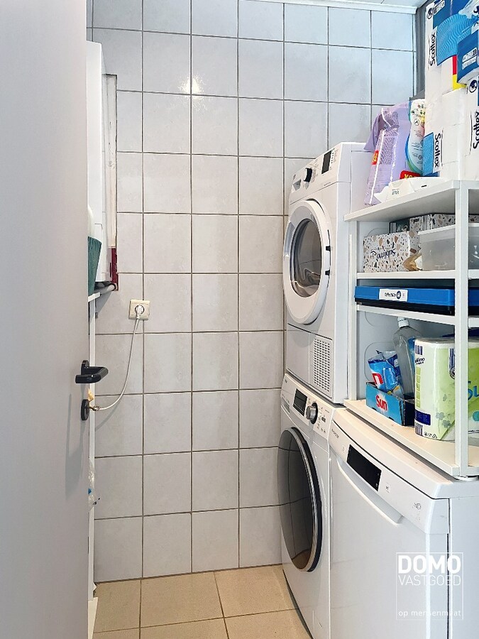 RUIM DUPLEXAPPARTEMENT MET 3 SLAAPKAMERS TE LUMMEN 