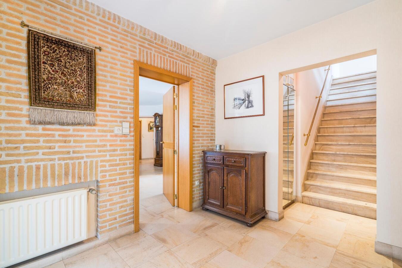 Uitstekend gelegen karakterwoning met tal van mogelijkheden 