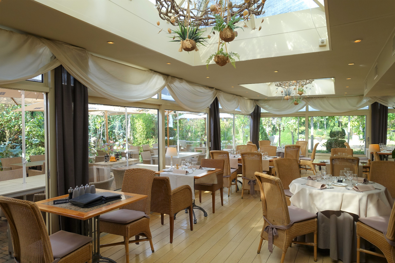 Prachtig restaurant met tuin en woonst op uitstekende ligging 