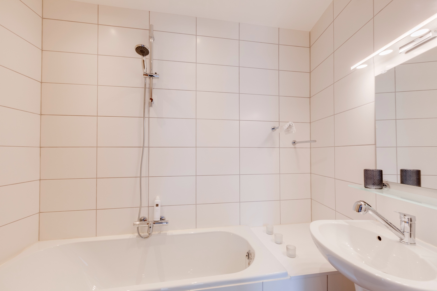 Gerenoveerd gelijkvloers appartement op ideale locatie! 