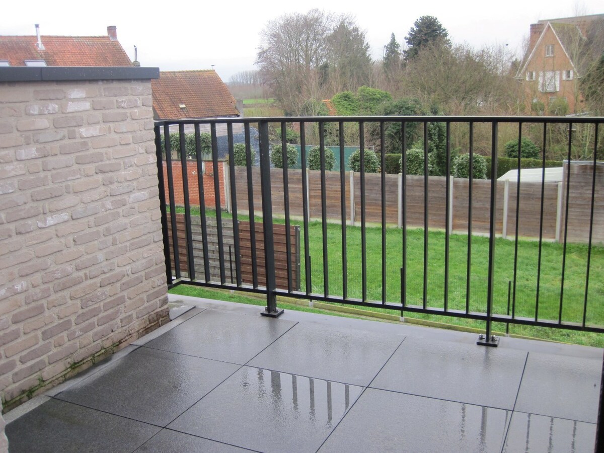 Modern, eigentijds BEN appartement . 