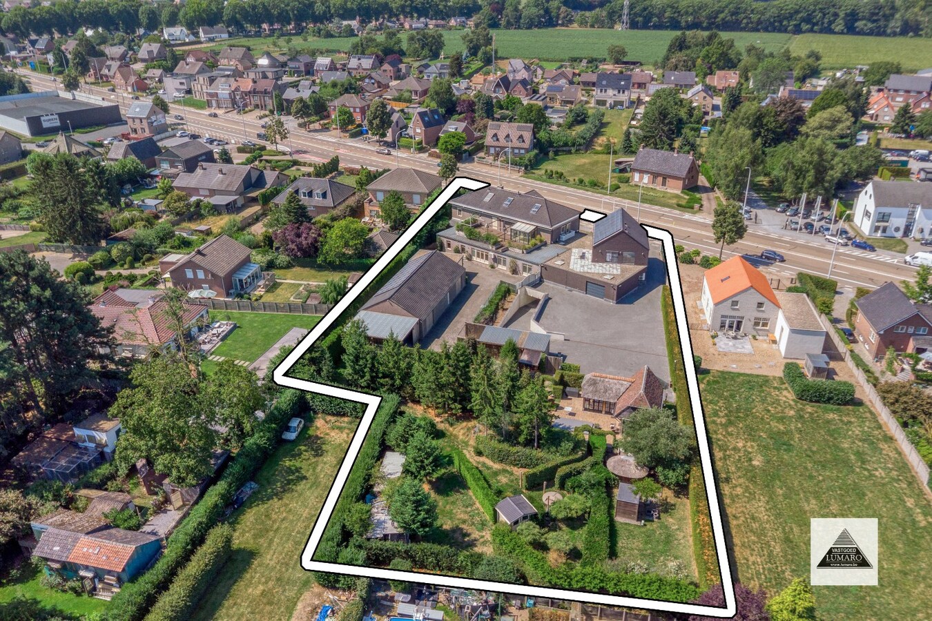 Handelscomplex / Praktijk / Showroom / Horeca / Wellnesskliniek / Villa/ ...op 4.367 m². 
