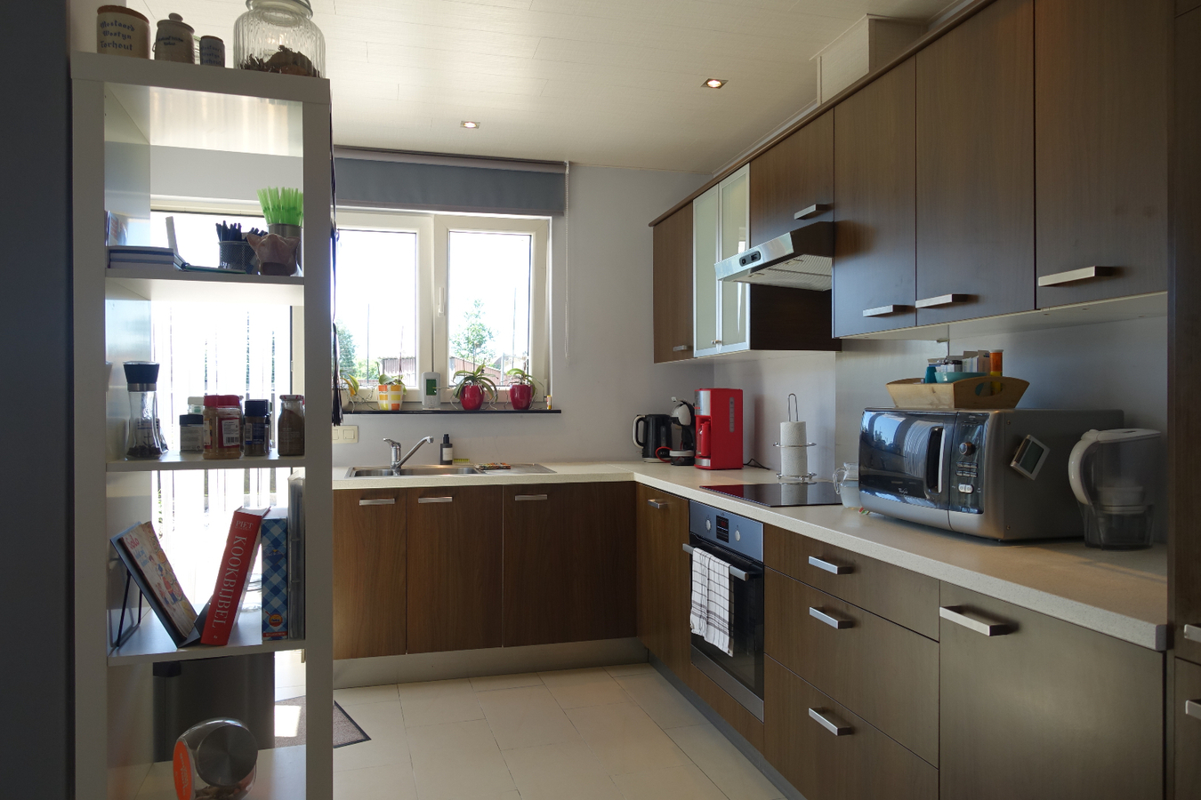 Instapklare woning met garage in centrum Zerkegem 