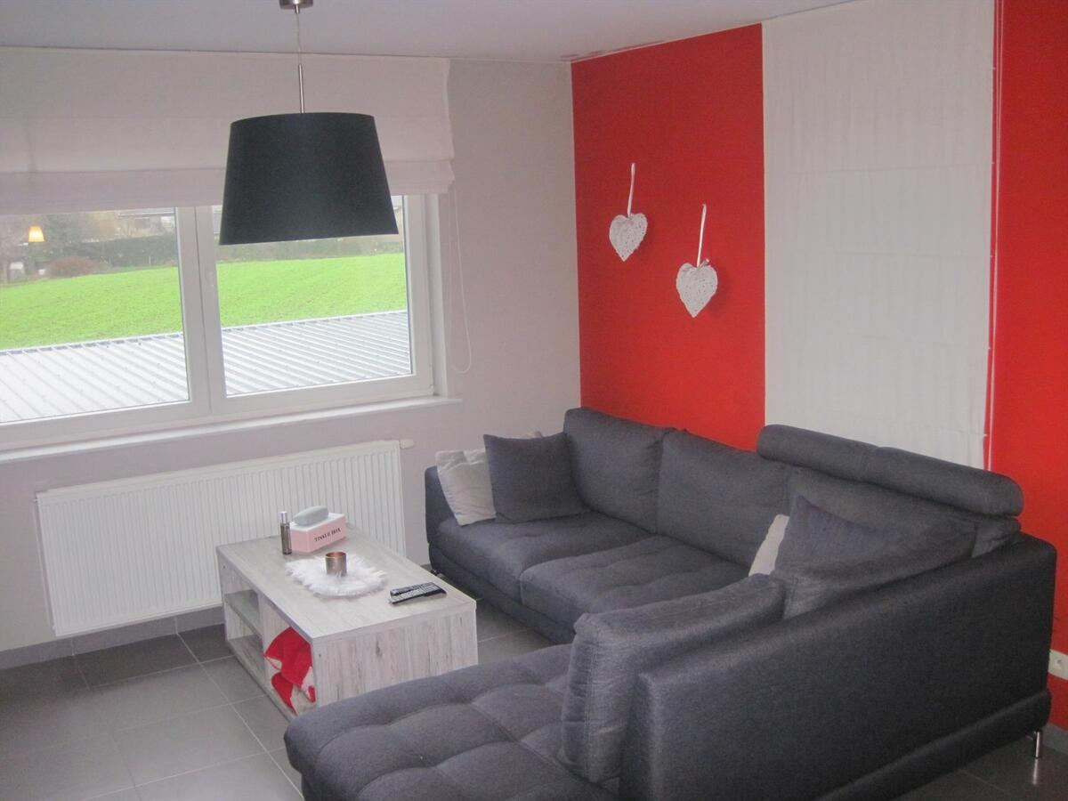 Ruim appartement mét garage. Uitstekende prijs-kwaliteit ! 