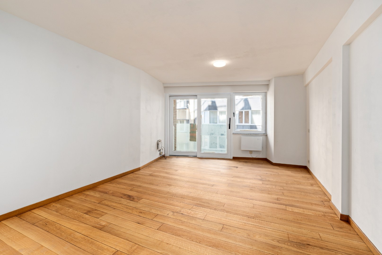 APPARTEMENT MET ZIJDELINGS ZEEZICHT IN CENTRUM 
